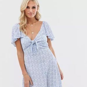 STRADIVARIUS - Off-shoulder dress - white & blue floral - LARGE